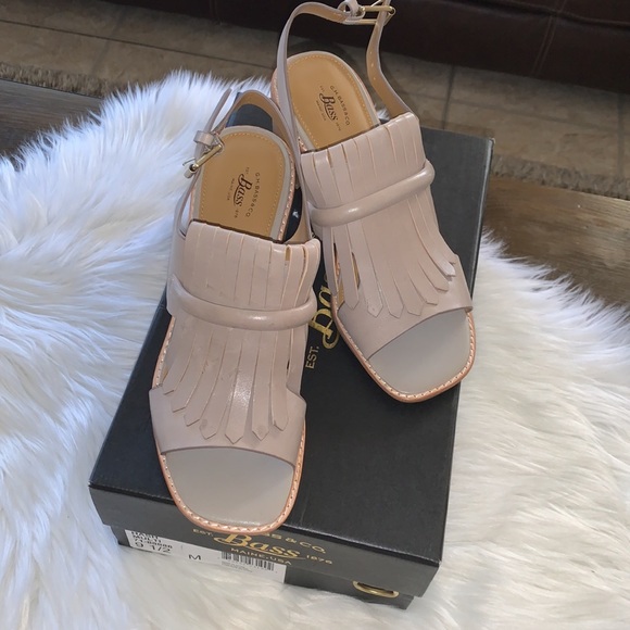 Bass Shoes - Bass and Co. Reagan Kiltie Fringe Sandal size 9.5
